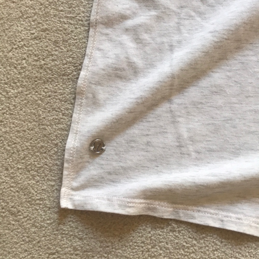 Lululemon tee - Picture 5 of 5
